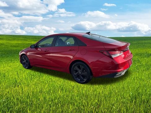 Used 2023 Hyundai Elantra SEL image 9