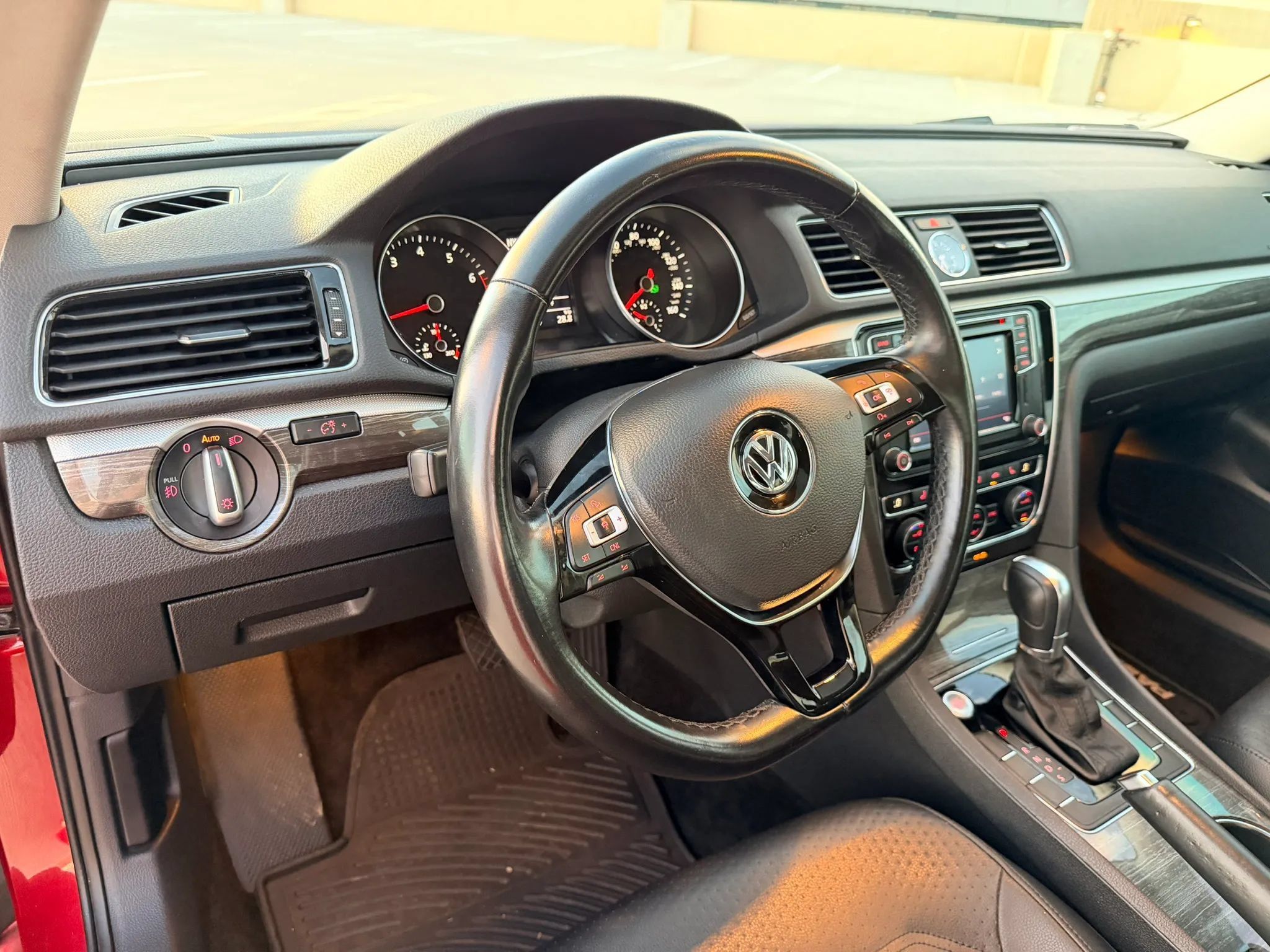 Used 2016 Volkswagen Passat 1.8T SE FWD image 14