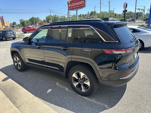 Used 2025 Jeep Grand Cherokee Limited 4xe AWD/4WD image 8
