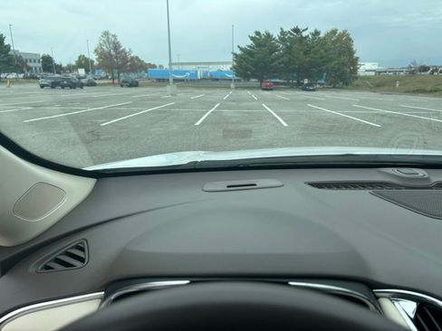 Used 2024 Chevrolet Malibu LT image 34