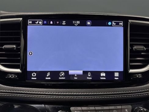 Used 2024 Chrysler Pacifica Limited w/ Trailer Tow Group image 10