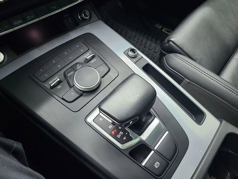 Used 2020 Audi Q5 2.0T Premium w/ Titanium Sport Package image 33