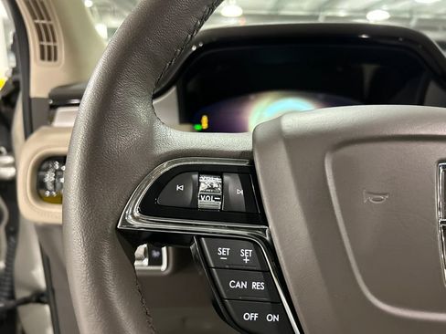 Used 2023 Lincoln Nautilus AWD w/ Premium Package image 13