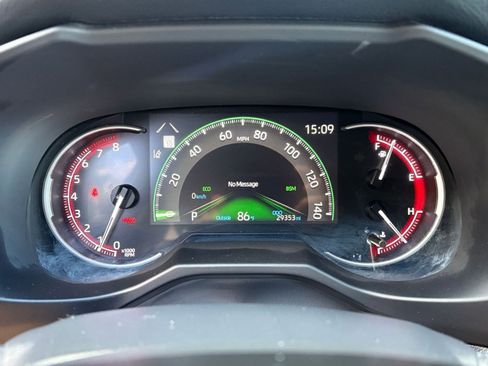 Used 2024 Toyota RAV4 XLE image 38