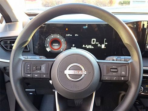 Used 2025 Nissan Kicks S image 18