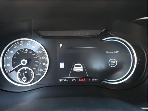 Used 2025 Genesis G70 2.5T RWD image 6