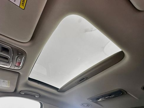 Used 2025 Kia Telluride S FWD image 26