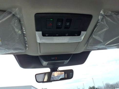 New 2026 Nissan Pathfinder Platinum image 24