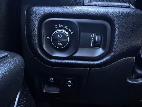 Used 2022 RAM 1500 Big Horn AWD/4WD image 33