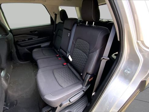 Used 2024 Nissan Pathfinder SV FWD image 20