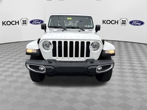Used 2021 Jeep Gladiator Sport image 2