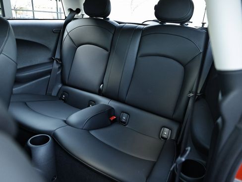 Used 2019 MINI Cooper 2-Door Hardtop w/ Storage Package image 23