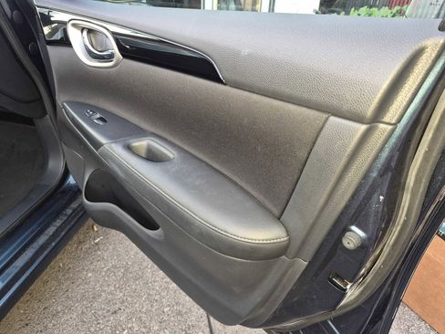 Used 2016 Nissan Sentra SV w/ Driver's Assist Package image 21