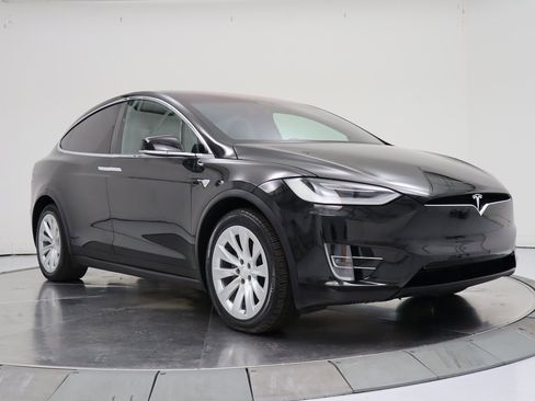 Used 2020 Tesla Model X Long Range image 7