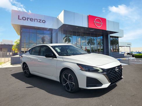 New 2025 Nissan Altima 2.5 SR image 3