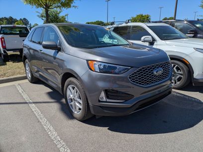 Used 2024 Ford Edge SEL w/ Convenience Package