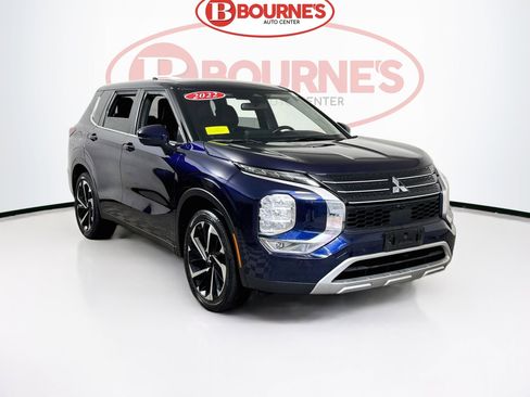 Used 2022 Mitsubishi Outlander SE FWD image 1