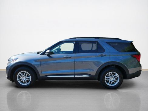 Used 2025 Ford Explorer Active AWD/4WD image 6