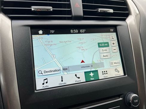 Used 2017 Ford Fusion SE w/ Fusion SE Technology Package image 24