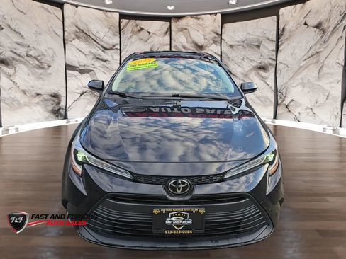 Used 2023 Toyota Corolla LE FWD image 3