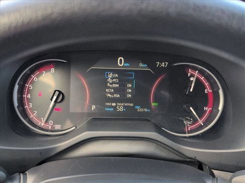 Used 2025 Toyota RAV4 XLE FWD image 11