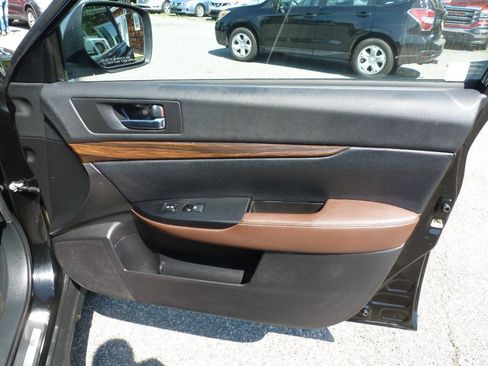 Used 2013 Subaru Outback 2.5i Limited AWD/4WD image 29