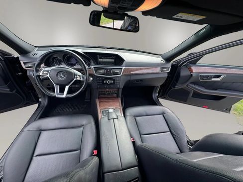 Used 2013 Mercedes-Benz E 350 4MATIC Sedan image 9