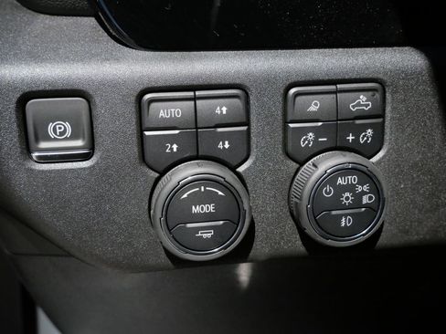 Used 2025 Chevrolet Silverado 3500 LT w/ All Star Edition AWD/4WD image 15