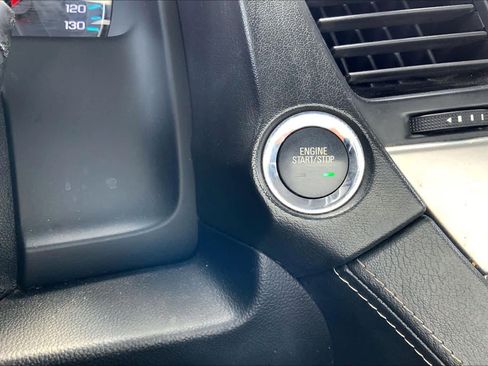 Used 2018 Chevrolet Suburban Premier AWD/4WD image 34