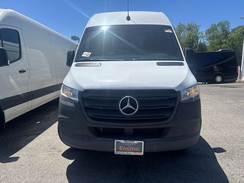 Used 2024 Mercedes-Benz Sprinter 2500 w/ Acoustic Package image 2