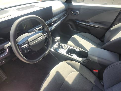 Used 2025 Kia K4 LXS image 23