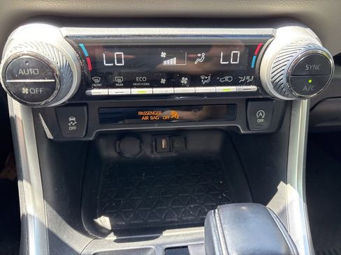 Used 2021 Toyota RAV4 XLE Premium FWD image 16