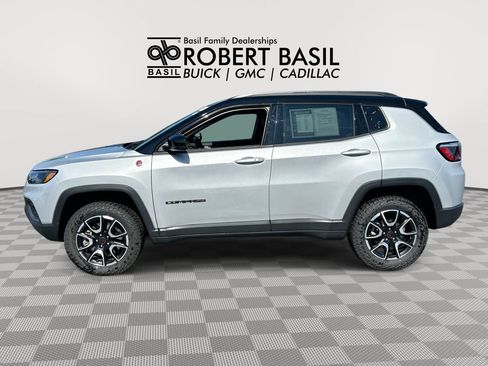 Used 2025 Jeep Compass Trailhawk AWD/4WD image 5