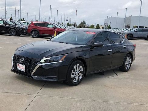 Certified 2024 Nissan Altima 2.5 S image 3