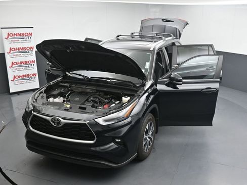 Used 2023 Toyota Highlander XLE FWD image 43
