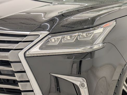 Used 2020 Lexus LX 570 4WD w/ Luxury Package image 11