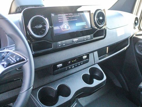 New 2025 Mercedes-Benz Sprinter 2500 image 21