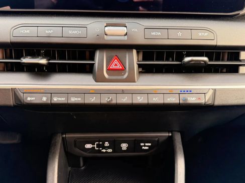 Used 2025 Kia K4 FWD image 22