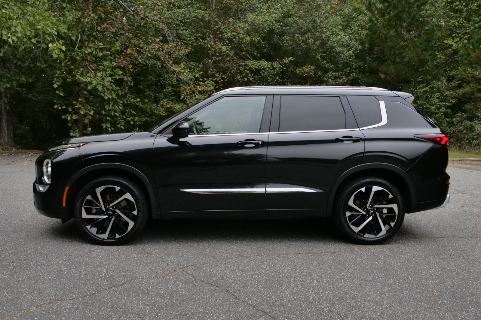 Used 2022 Mitsubishi Outlander SEL AWD/4WD image 49