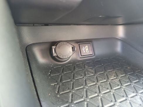 Used 2023 Toyota RAV4 LE image 21