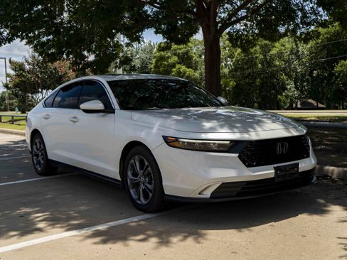 Used 2023 Honda Accord EX image 2