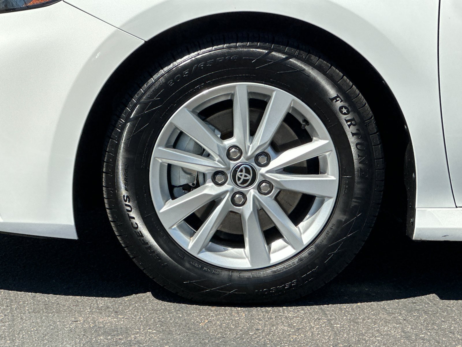 Used 2025 Toyota Camry LE FWD image 22