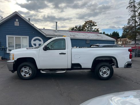 Used 2011 Chevrolet Silverado 3500 W/T w/ Snow Plow Prep Package image 2