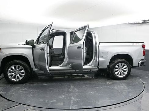 Used 2020 Chevrolet Silverado 1500 Custom w/ Custom Value Package image 32