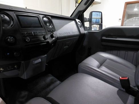 Used 2015 Ford F250 XL RWD image 57