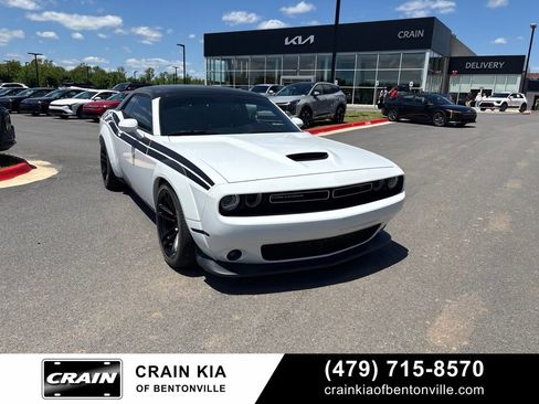 Used 2020 Dodge Challenger R/T RWD image 4