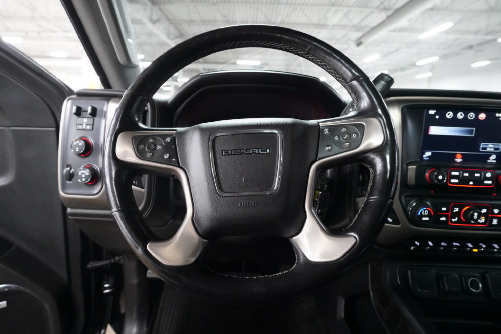 Used 2016 GMC Sierra 2500 Denali w/ Driver Alert Package AWD/4WD image 4
