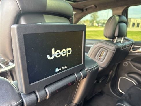 Used 2015 Jeep Grand Cherokee SRT w/ Trailer Tow Group IV image 12