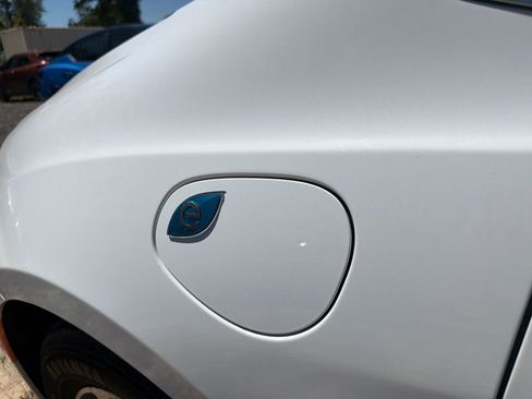 Used 2024 Chrysler Pacifica Limited FWD image 18