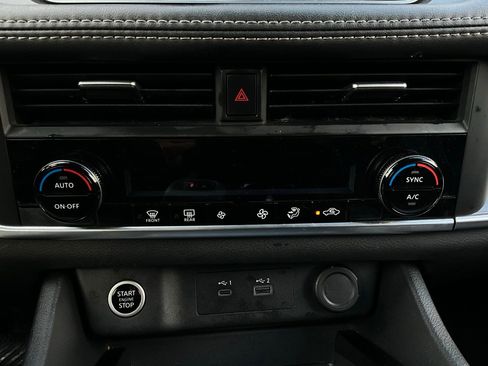 Used 2023 Nissan Rogue SV image 28